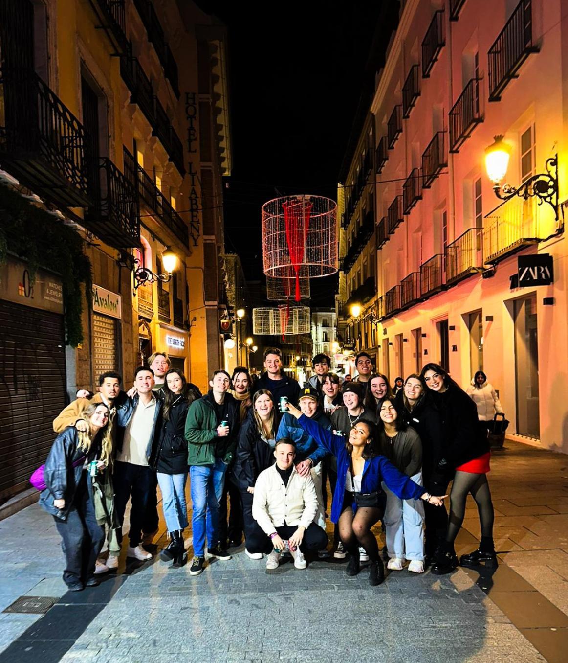 Onefam Madrid Hostel Exterior photo